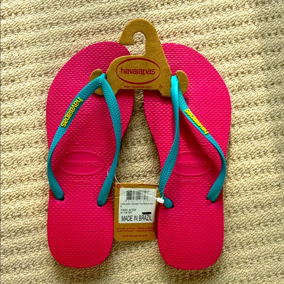 NWT Havianas Vibrant Pink Flip Flops with Turquoise Straps - Picture 1 of 3